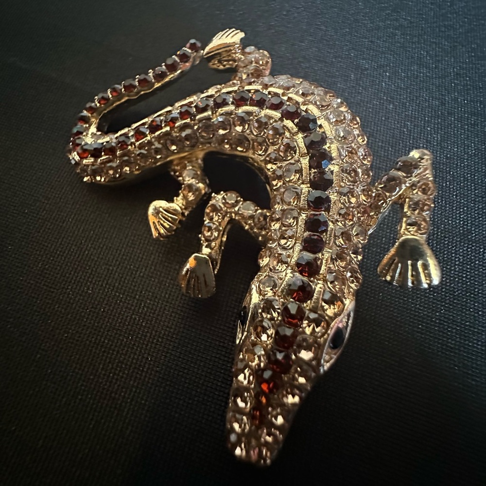 Alligator With Rhinestones Brooch - Picture 2 of 7